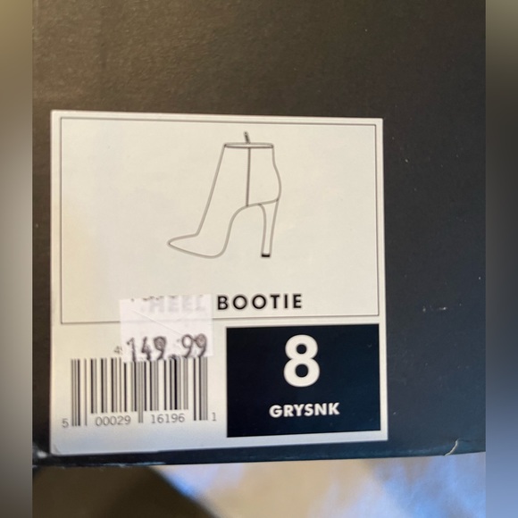 Banana Republic snake skin print ankle heel bootie with box. Size 8 - Picture 5 of 7